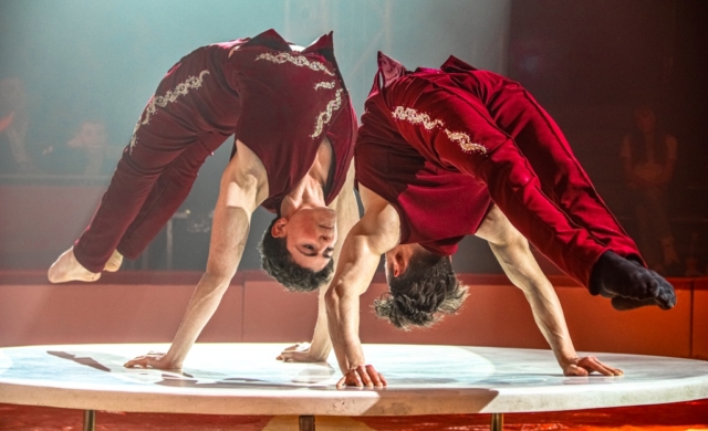 garcia_brothers_med_handstand